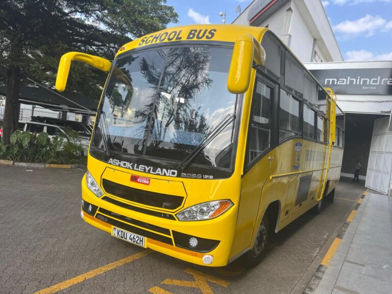 BOSS BUS 1218